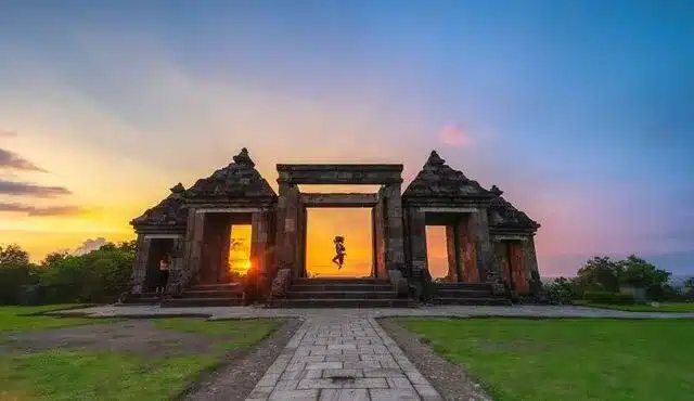 40 Tempat Wisata di Sleman Terbaru 2 candi ratu boko