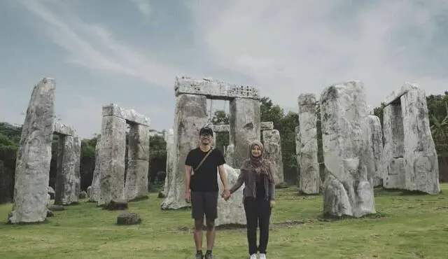40 Tempat Wisata di Sleman Terbaru 4 stonhenge merapi