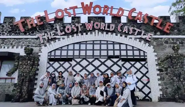 40 Tempat Wisata di Sleman Terbaru 5 the lost world castle