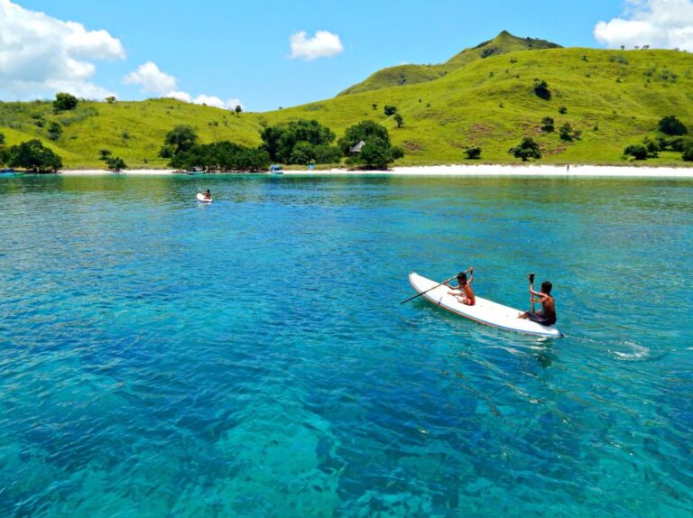 Keindahan Laut dan Alam Labuan Bajo