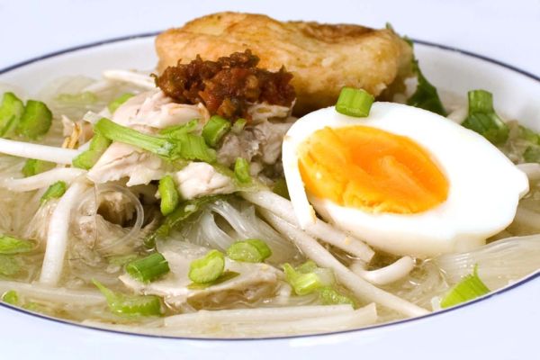 Soto Kadipiro Yogyakarta: Kuah Ringan Legendaris, Pagi Ramai, dan Strategi Datang Biar Nggak Kehabisan 2 Soto Kadipiro Yogyakarta porsi soto