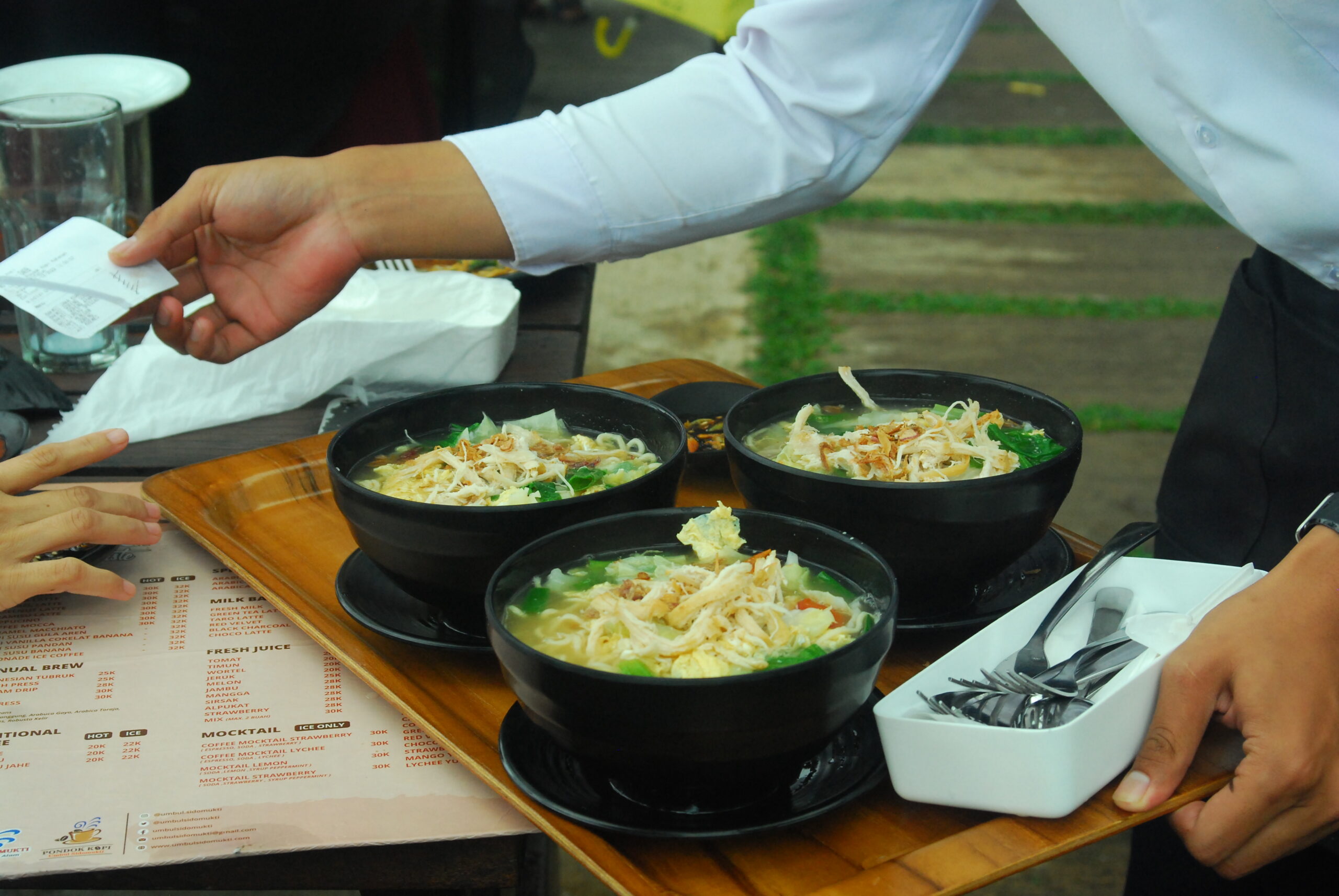Soto Kadipiro Yogyakarta: Sarapan Legendaris dengan Kuah Gurih yang Konsisten dari Dulu 3 Soto Kadipiro Yogyakarta
